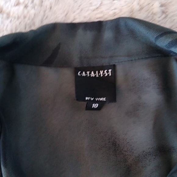 Catalyst Top - Picture 11 of 13